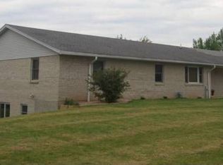 1882 Wildcat Ct, Dixon, IL 61021