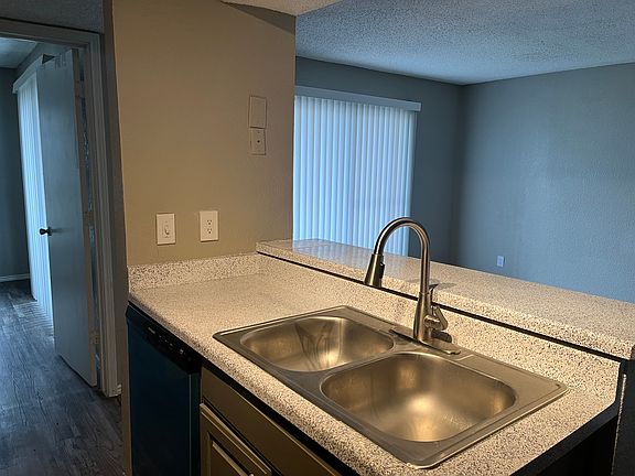 3rd image of 390 Shady Lane Dr #252