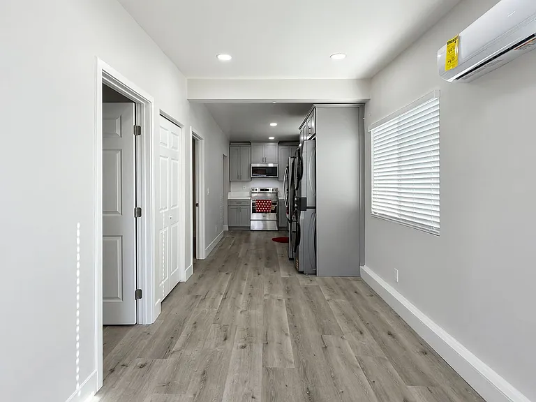 2123 Martin Luther King Jr Ave — Photo 2
