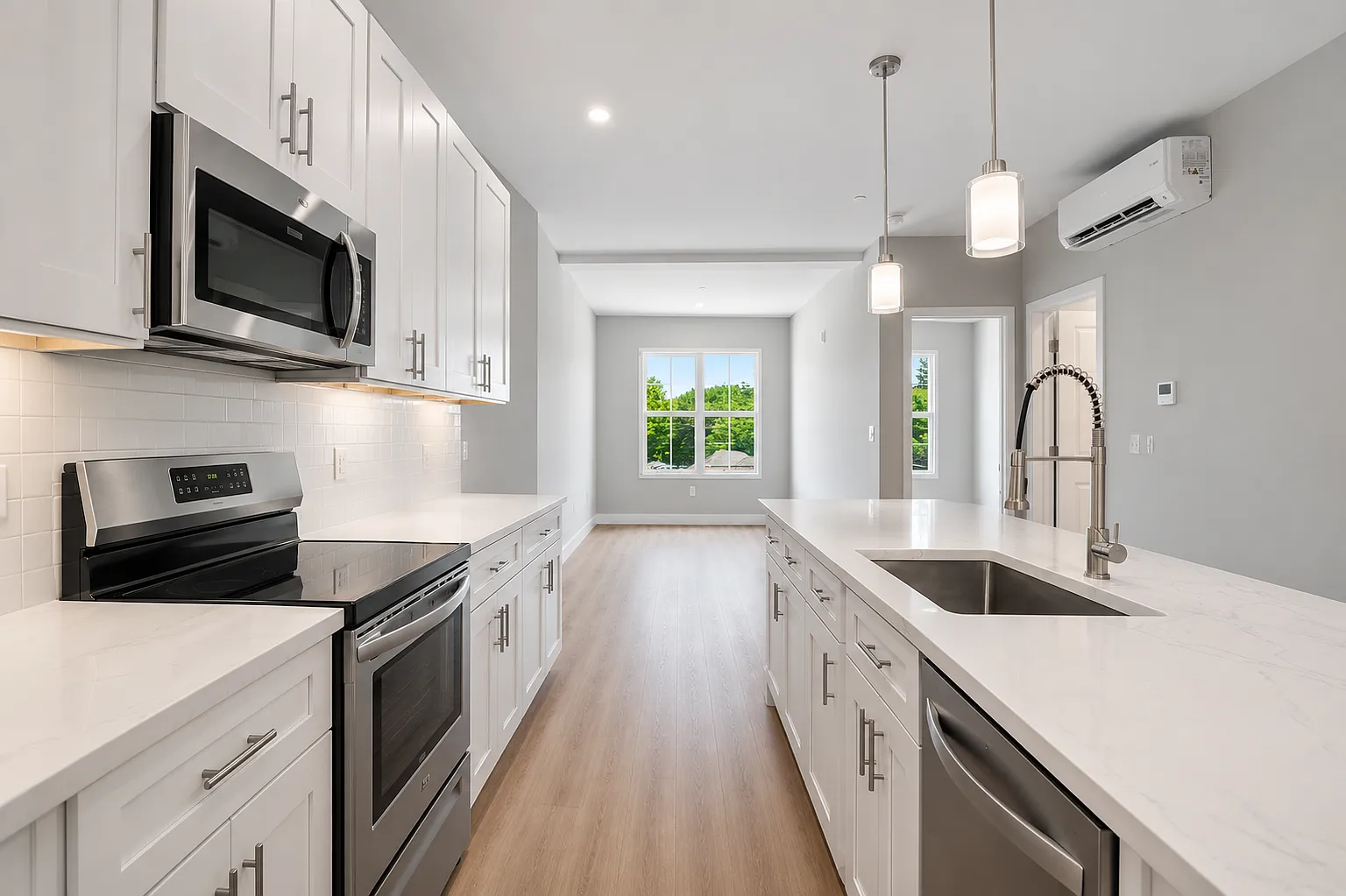 1 bed, 884 sqft, $3,350 — Photo 1