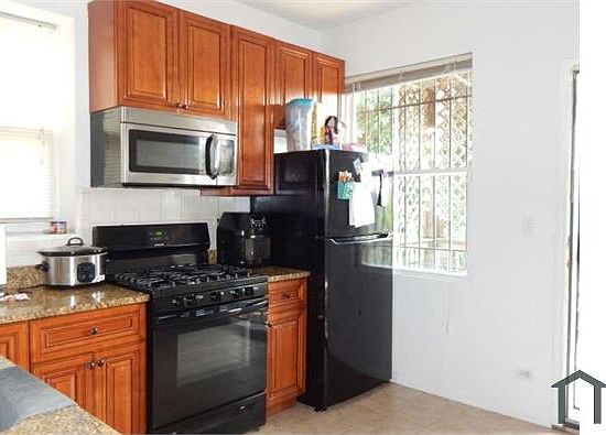 4th image of 4949 W Potomac Ave #1