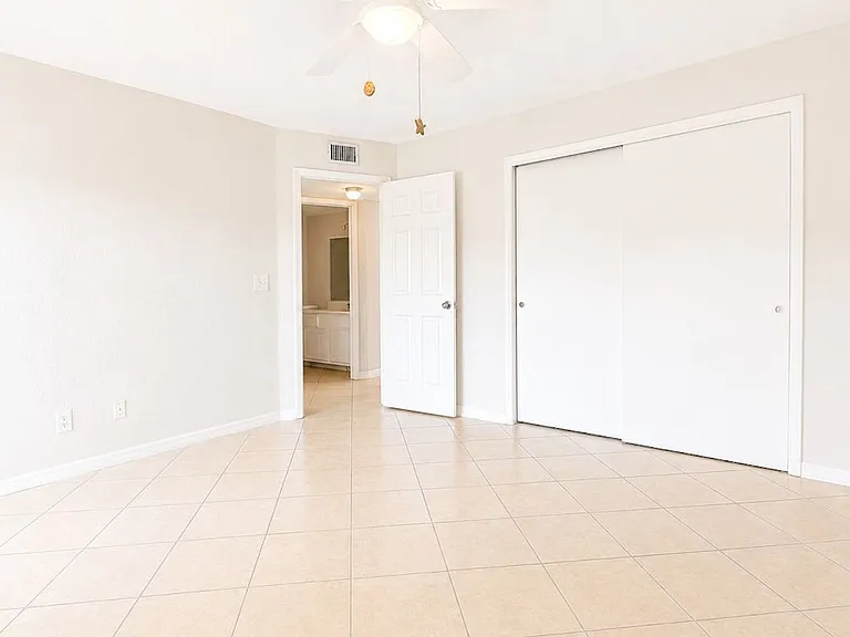 4765 Orange Grove Blvd #6 — Photo 10