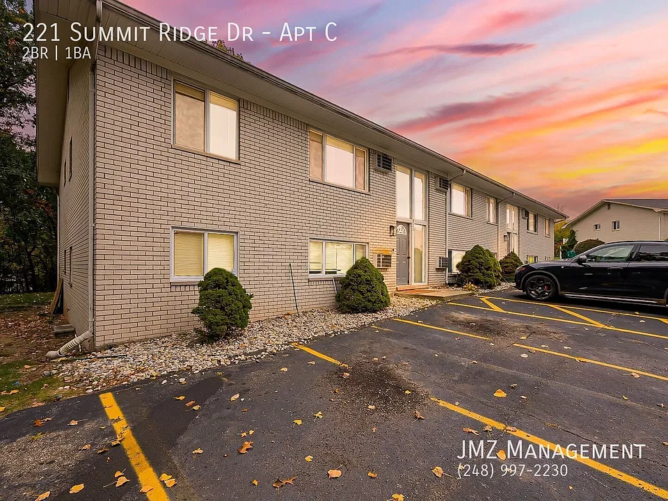 221 Summit Ridge Dr #C