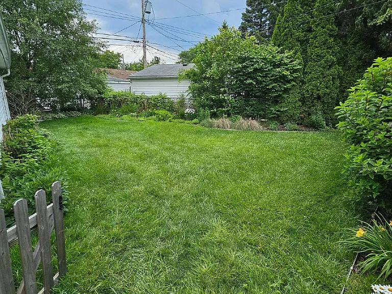 31400 Lyons Cir W — Photo 37