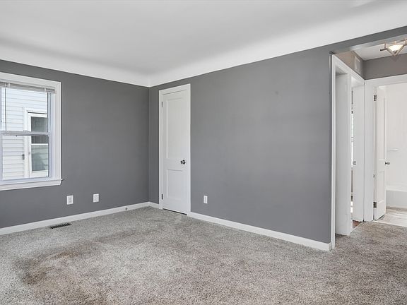 5th image of 28907 Essex St