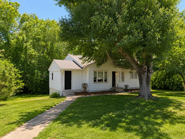 1096 S Old 52 Rd, King, NC 27021