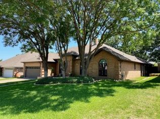 9305 Weeping Willow Dr, North Richland Hills, TX 76182