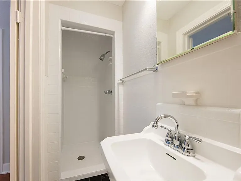 405 E 32nd St #B — Photo 15