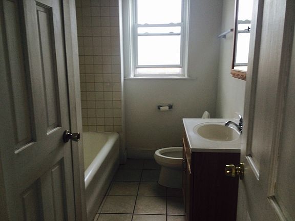 4th image of 7736 S Saginaw Ave APT 3