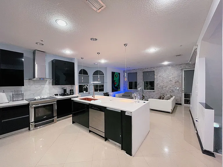 3930 Sleepy Orange Ln — Photo 4