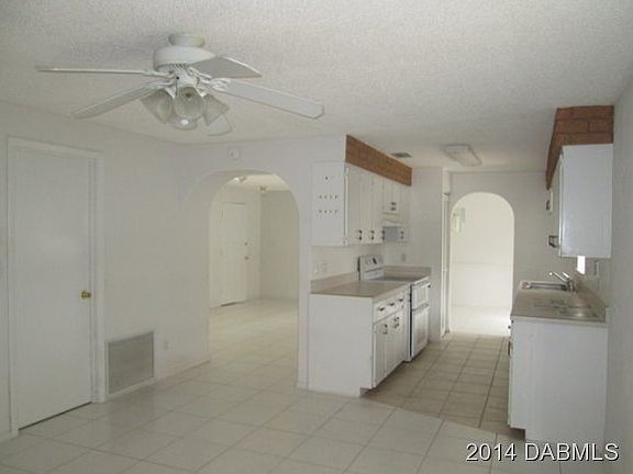 5th image of 324 S Brighton Dr