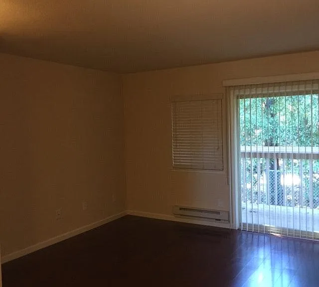 300 Glenwood Cir #290 — Photo 5