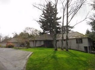 7890 SW Fairway Dr, Portland, OR 97225