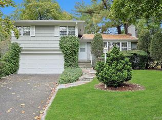 129 Hillandale Dr, New Rochelle, NY 10804