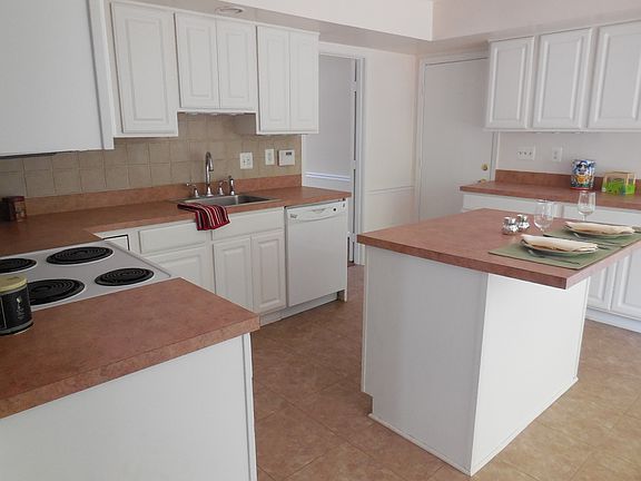 5th image of 13061 Michie Ct