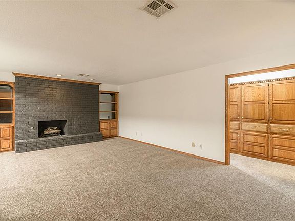 4th image of 12725 Silver Ln