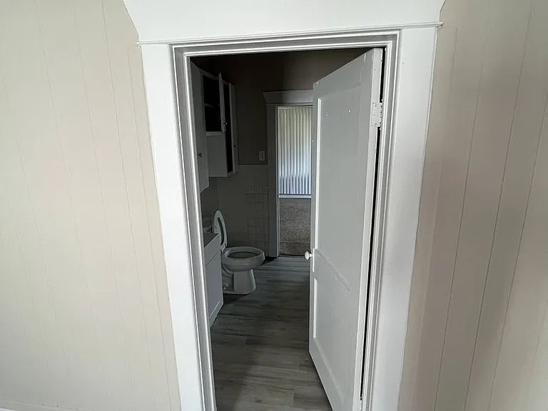 104 S Washington Ave — Photo 18