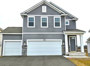 945 Silvercreek Ave W, Delano, MN 55328