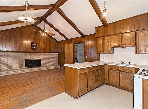 3rd image of 530 N 80th St