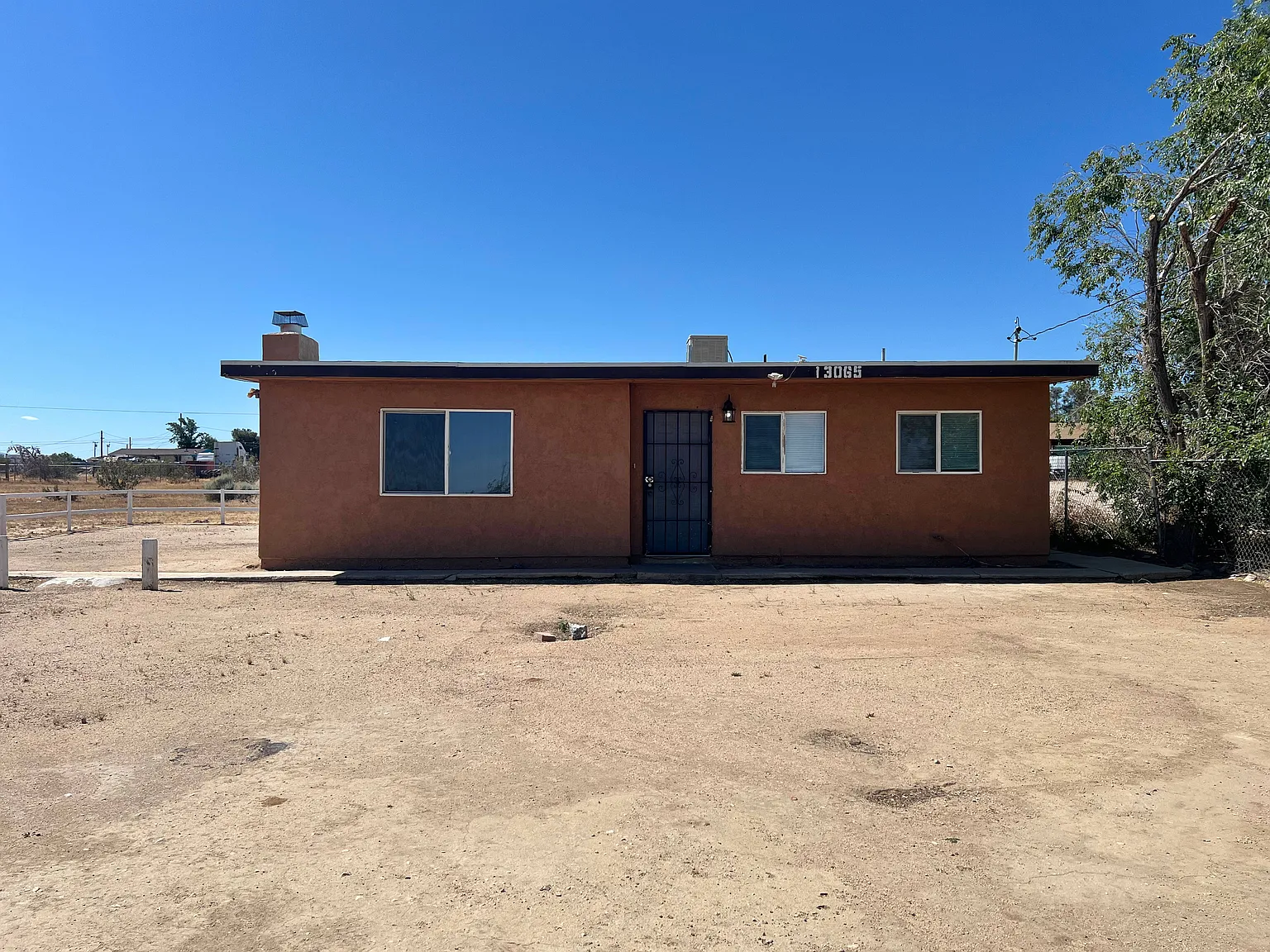 3 bed, 1499 sqft, $2,500 — Photo 2