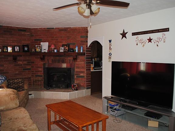 4th image of 419 Forest Ave