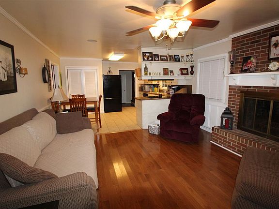 5th image of 756 Crittenden Cir