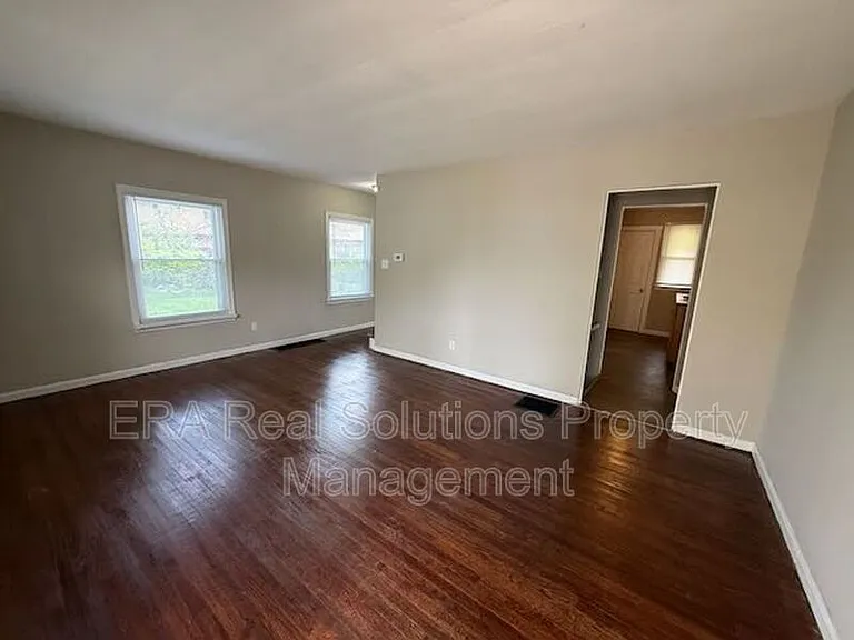 2886 Bellwood Ave — Photo 2