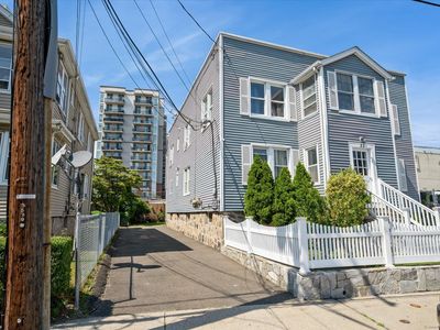 52 Manor Street, Stamford, CT, 06902