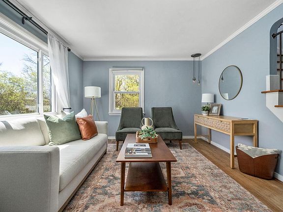 5th image of 136 W Stanton Ave
