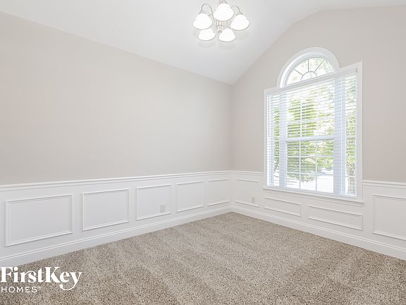 3rd image of 495 Roland Manor Dr
