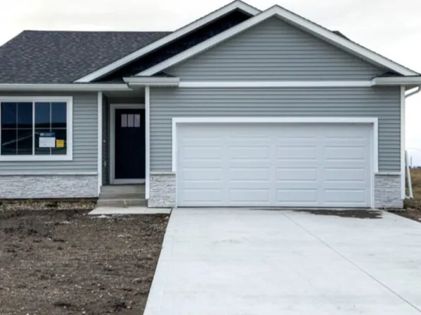 1220 Featherstone Ave NE, Bondurant, IA 50035