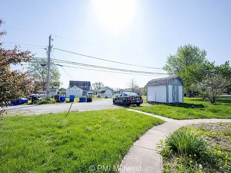 1710 S Market St — Photo 15