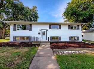 9405 Olympia St, Golden Valley, MN 55427