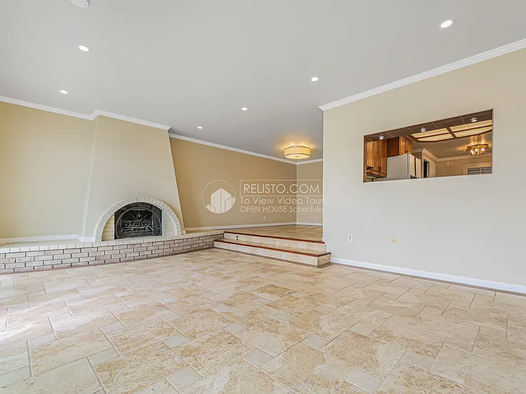 448 Fathom Dr — Photo 2