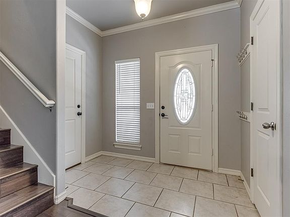 2nd image of 508 SW 124th Pl