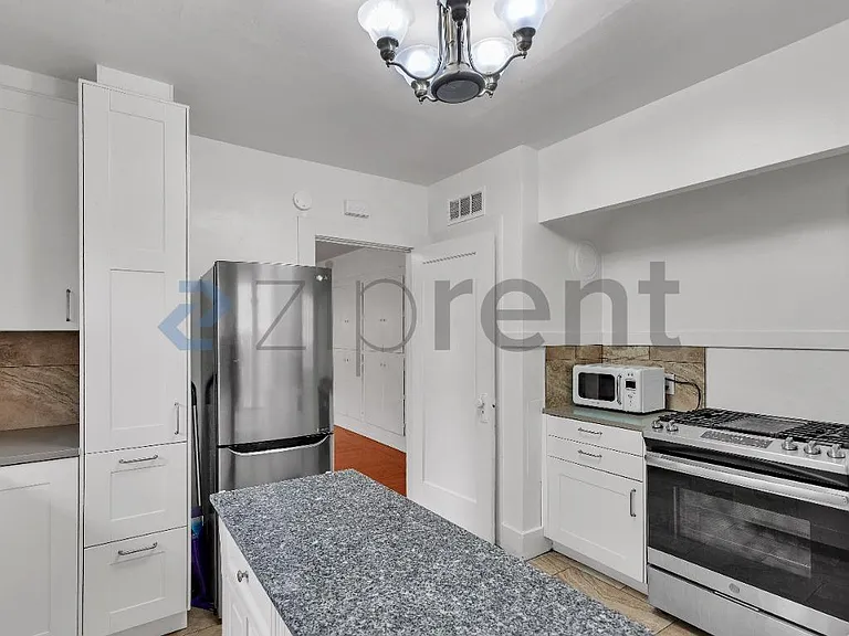 2145 Grant St — Photo 14
