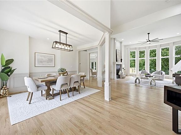 4th image of 2404 Wintergreen Ct