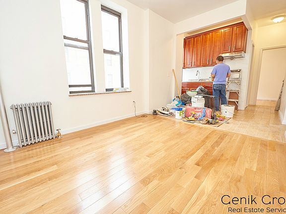 4th image of 115 Eldridge St APT 5