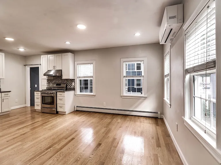 16 Forrester St — Photo 13