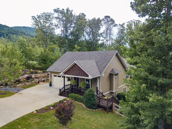 2068 Gallatin Rd, Young Harris, GA 30582