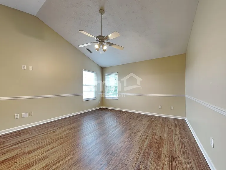 5783 Hillary St — Photo 12
