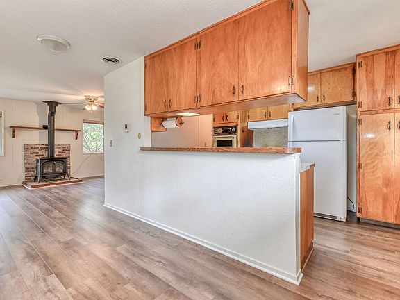 5th image of 8534 Garden Ln