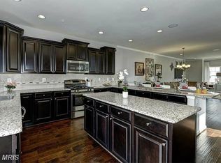 3105 Presidential Golf Dr, Upper Marlboro, MD 20774