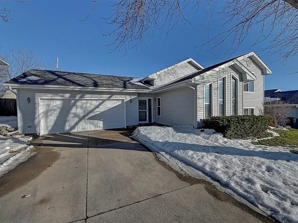 1727 26th St NW, Cedar Rapids, IA 52405