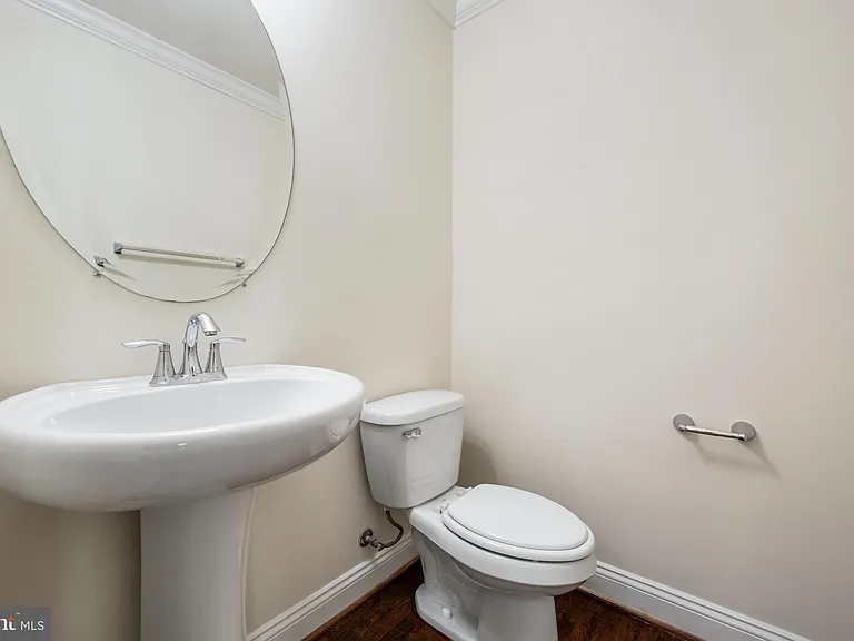 8341 Broderick Cir — Photo 17