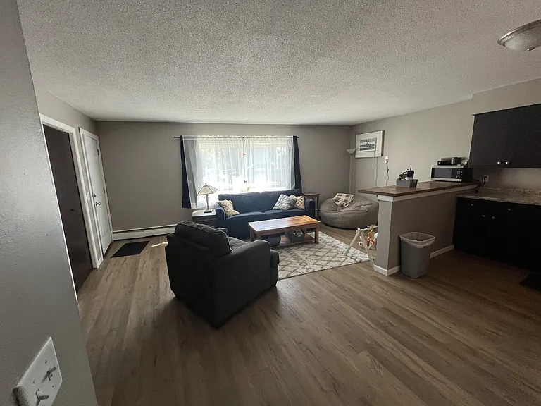74 Birch Ave S #3 — Photo 5