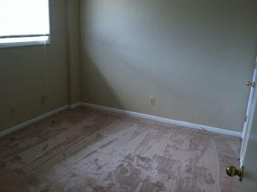 5th image of 6010 Jefferson Ave APT 15