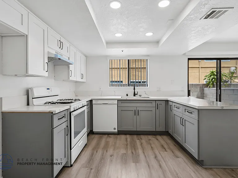 13881-13891 Cedar St. and 13872-13882 Locust St. — Photo 56