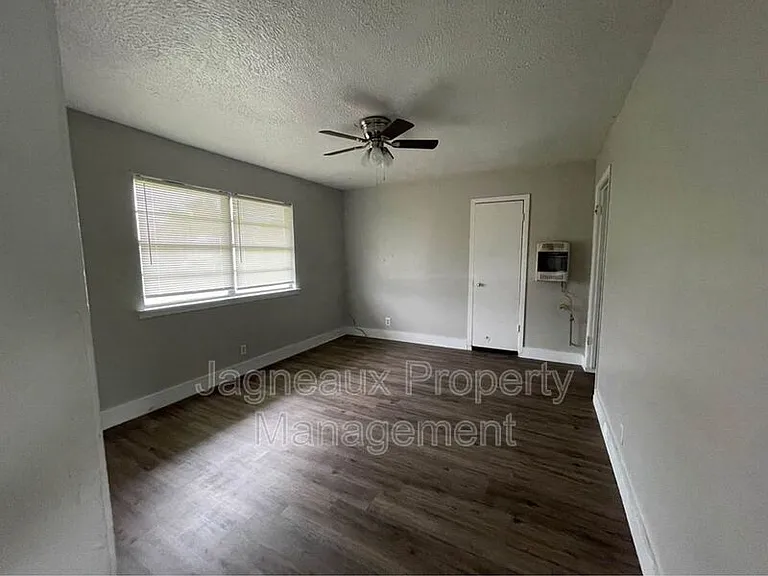 1205 Sunset Dr — Photo 3