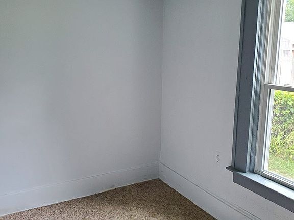 3rd image of 722 1/2 E 12th St APT B